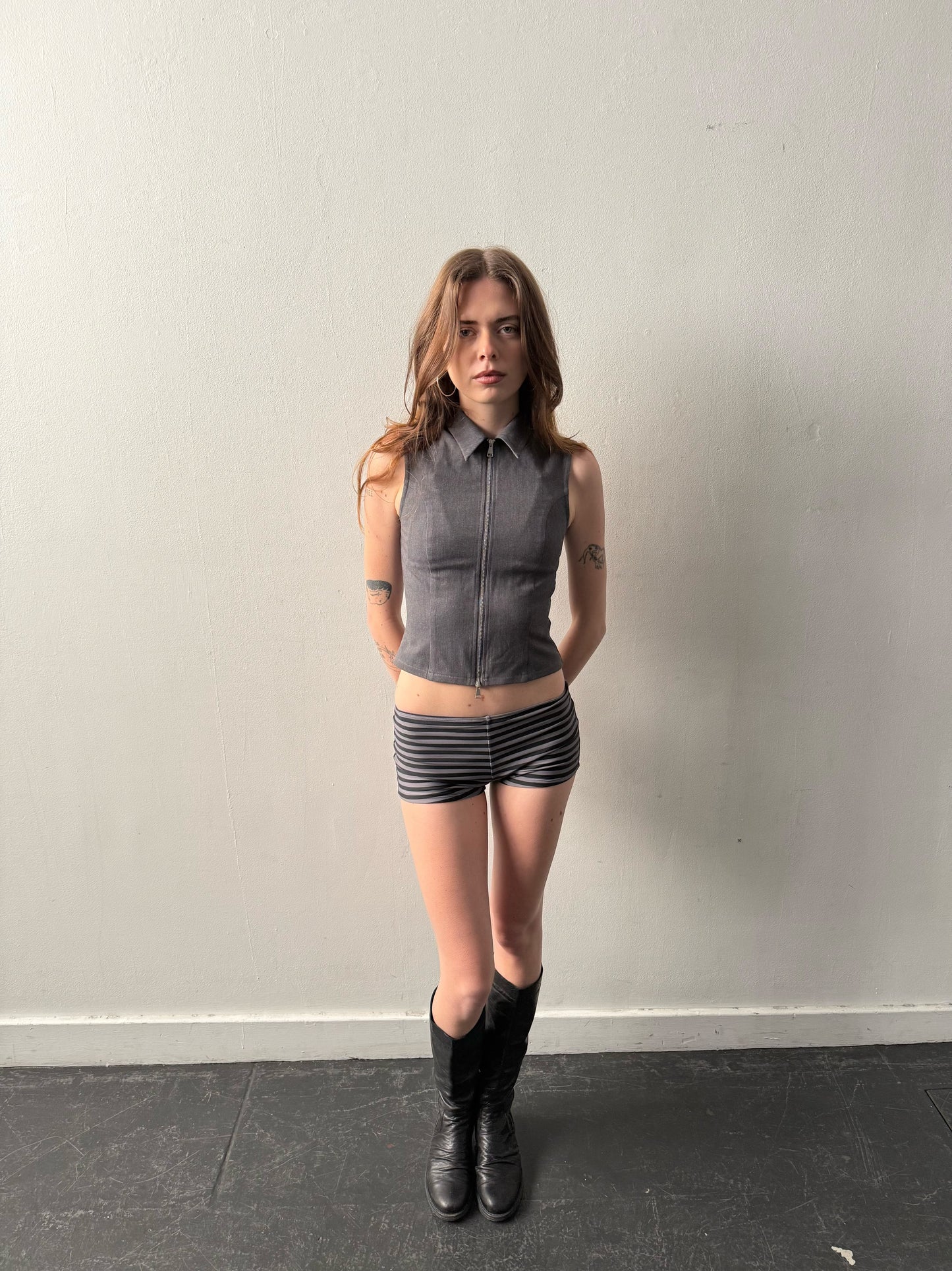 AKARI ZIP UP VEST